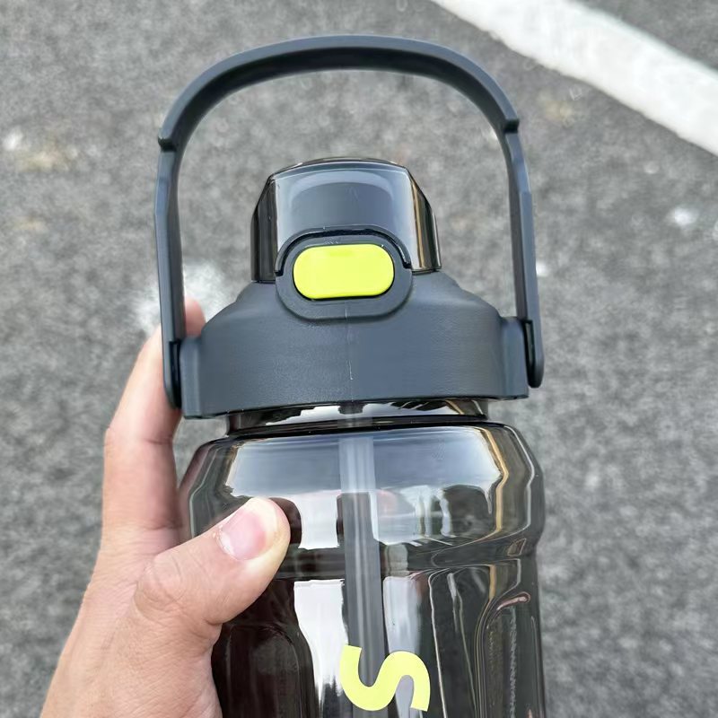 运动水杯大容量塑料耐高温2L健身运动批发杯子吸管耐摔便携水壶8519详情4