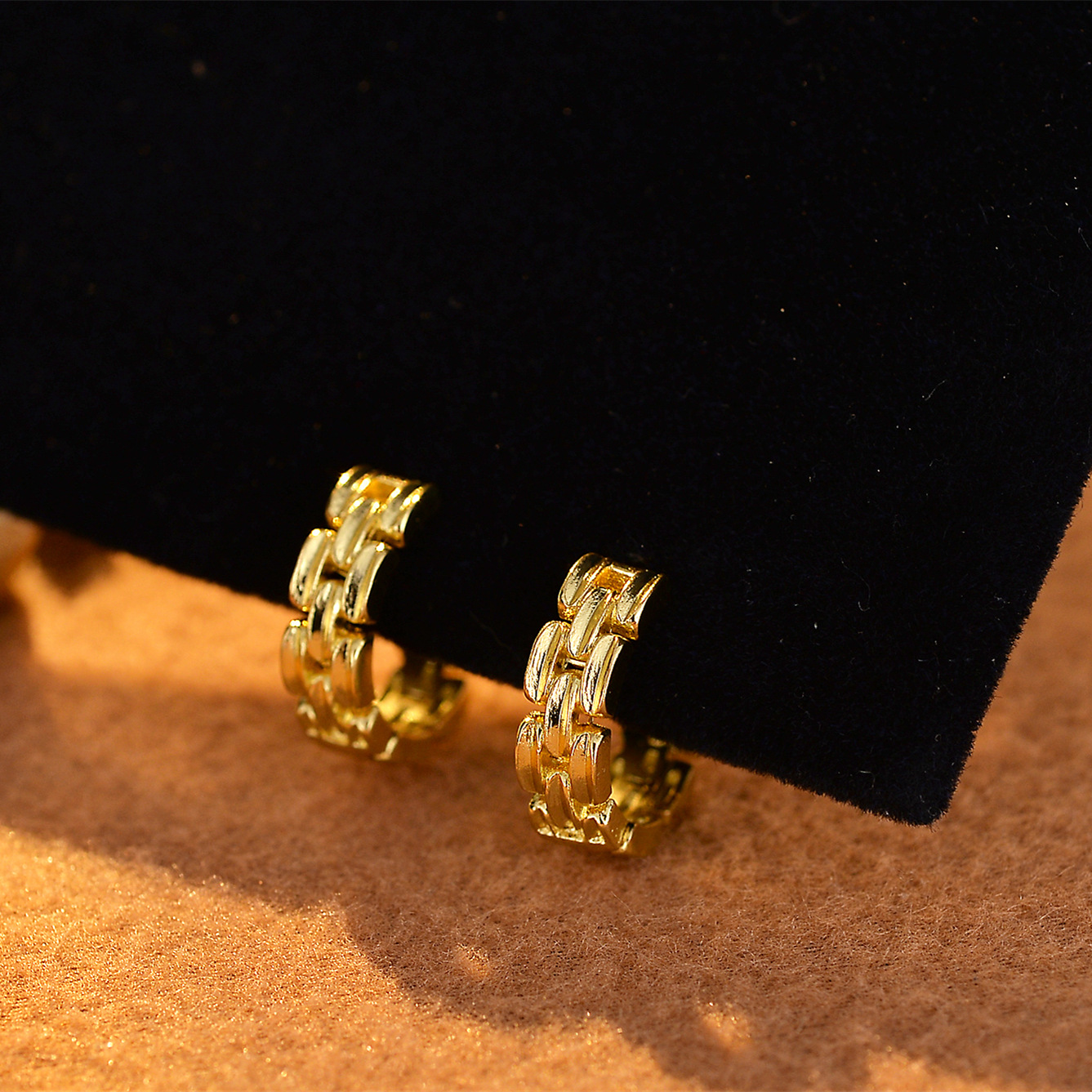 新款亚马逊跨境爆款相交耳环时尚轻奢设计高级感耳环气质批发详情5