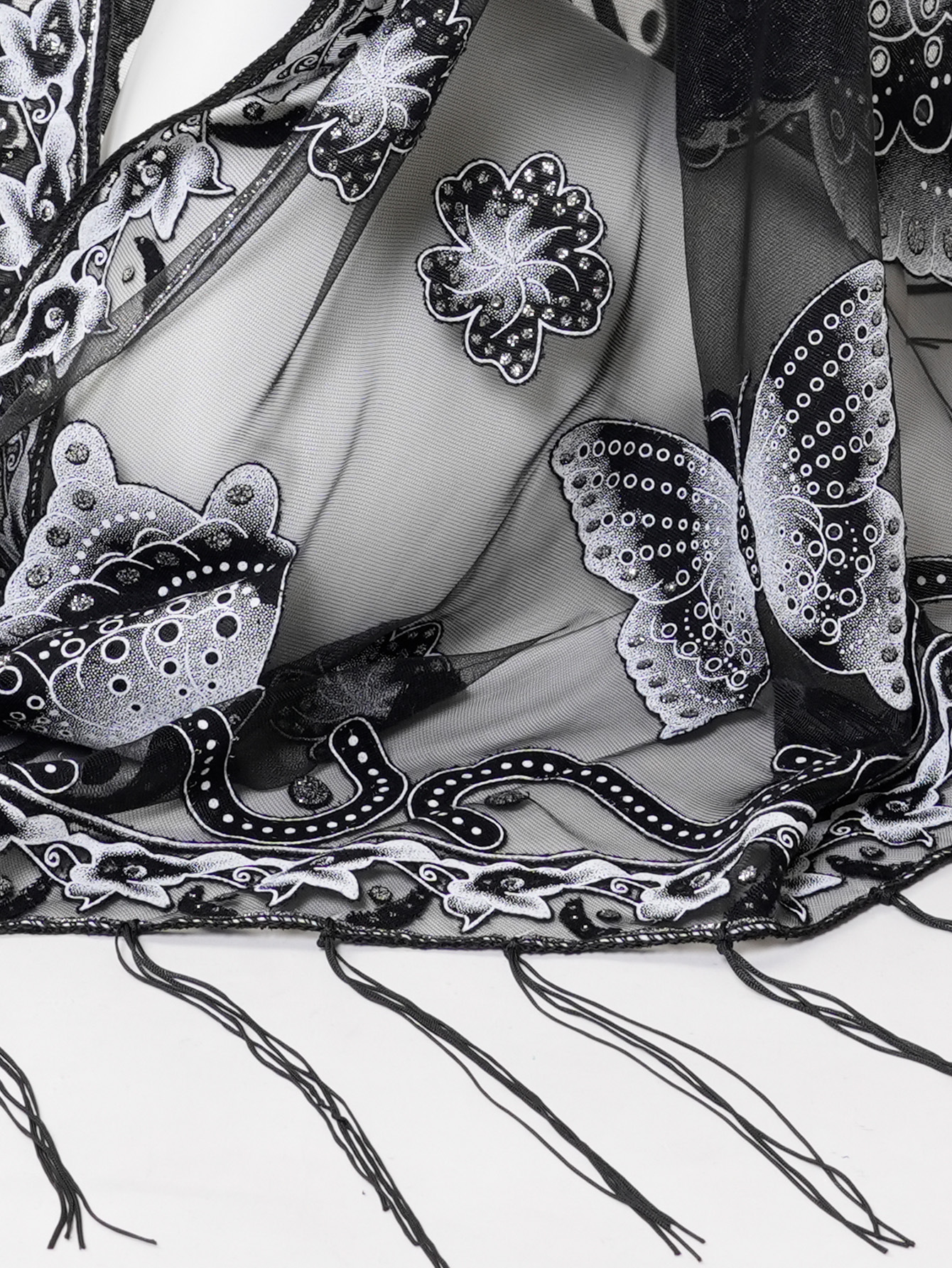 新款跨境专供流苏纯色镂空三角巾蕾丝蝴蝶绣花女士三角披肩围巾详情12