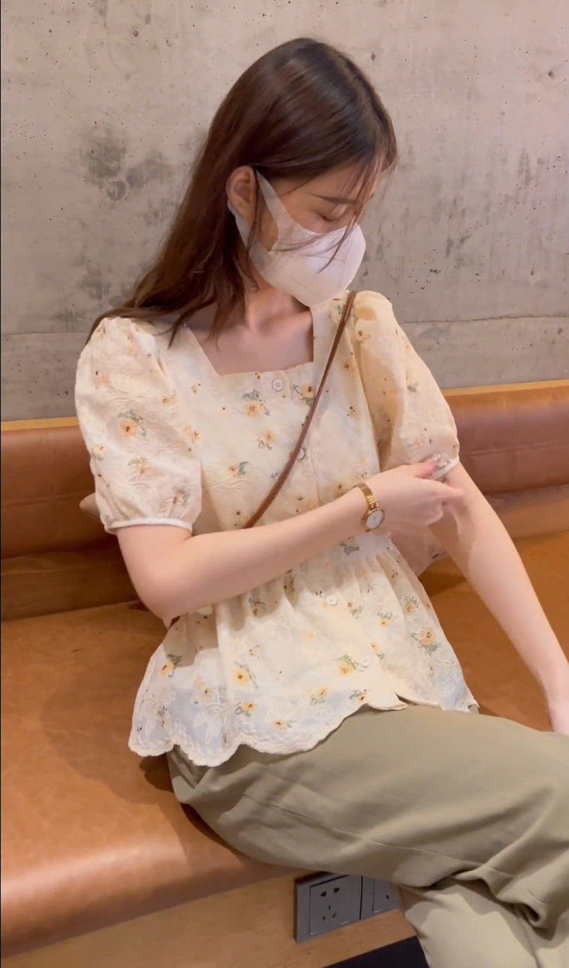 夏季新款方领碎花短袖衬衫女设计感小众洋气百搭泡泡袖别致上衣详情4