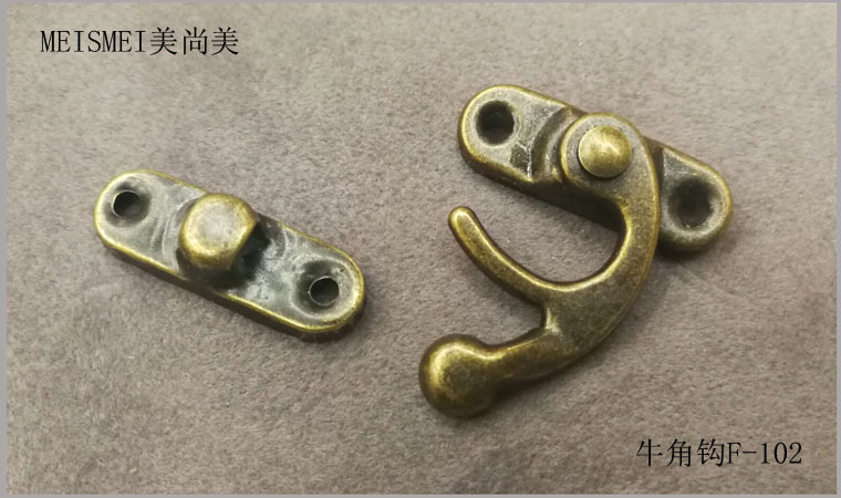 28*34mm bag buckle, horn hook, antique lock buckle, packaging box, bag hardware accessories, buckle, small bronze color pic 13