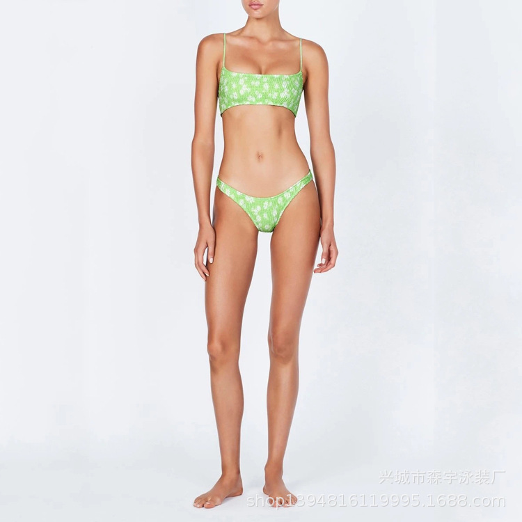 The 11-color INS triangular double-sided swimsuit with strapless and pleated designs from Europe and America has swept the new bikini style pic 10