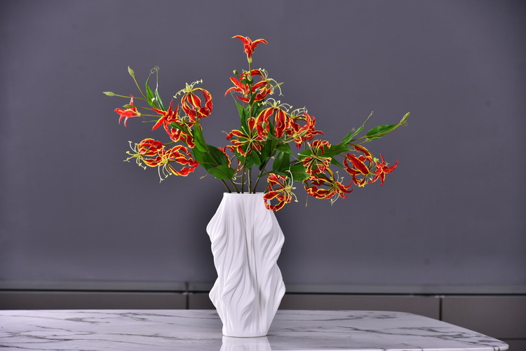 Lanjin artificial Plant Long Branch 3-head Jialan Flame Lily, high-end artificial flower, artificial flower, artificial flame lily, strange lily, home decoration pic 9