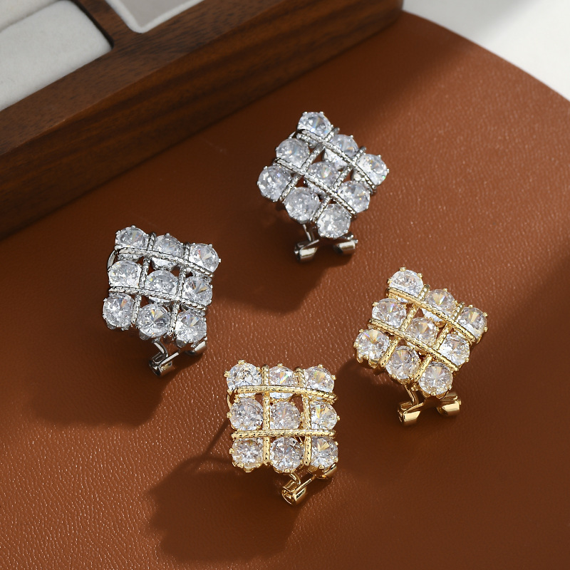 2024年新款镶锆石气质耳钉女S925银针高级感几何方糖耳饰精致耳环详情2