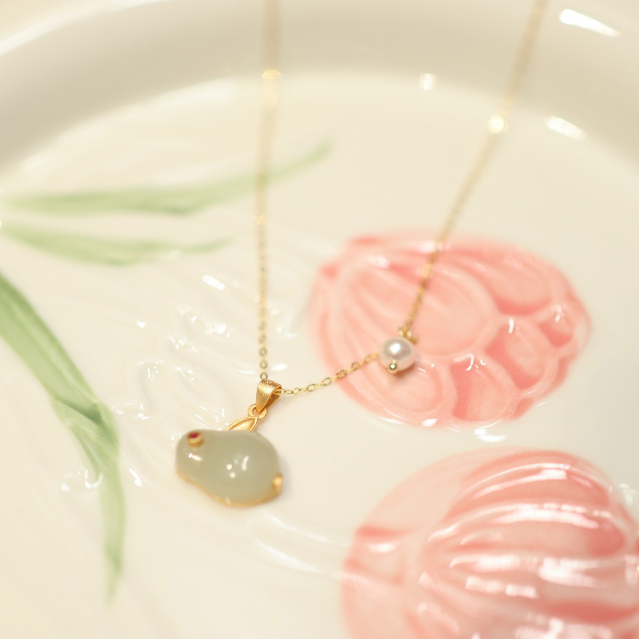 925 silver gold-plated and inlaid with Hetian jade rabbit necklace, a new and niche design for women, a collarbone chain necklace for the zodiac year pic 14