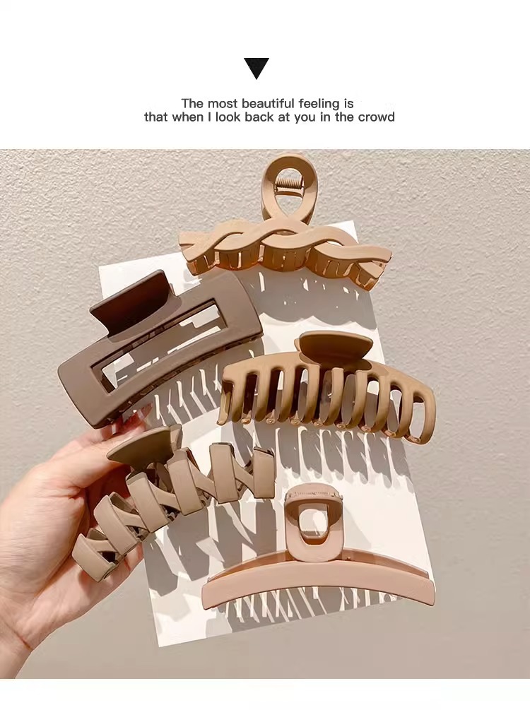 French elegant headwear for autumn and winter, including plush updo hair clips, large shark clips, hair clips and high-end hairpins wholesale pic 49