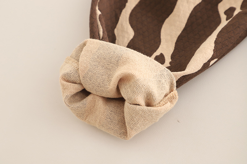 2025年童装春秋款儿童套装韩版休闲眼镜熊动物卫衣长袖两件套洋气详情14