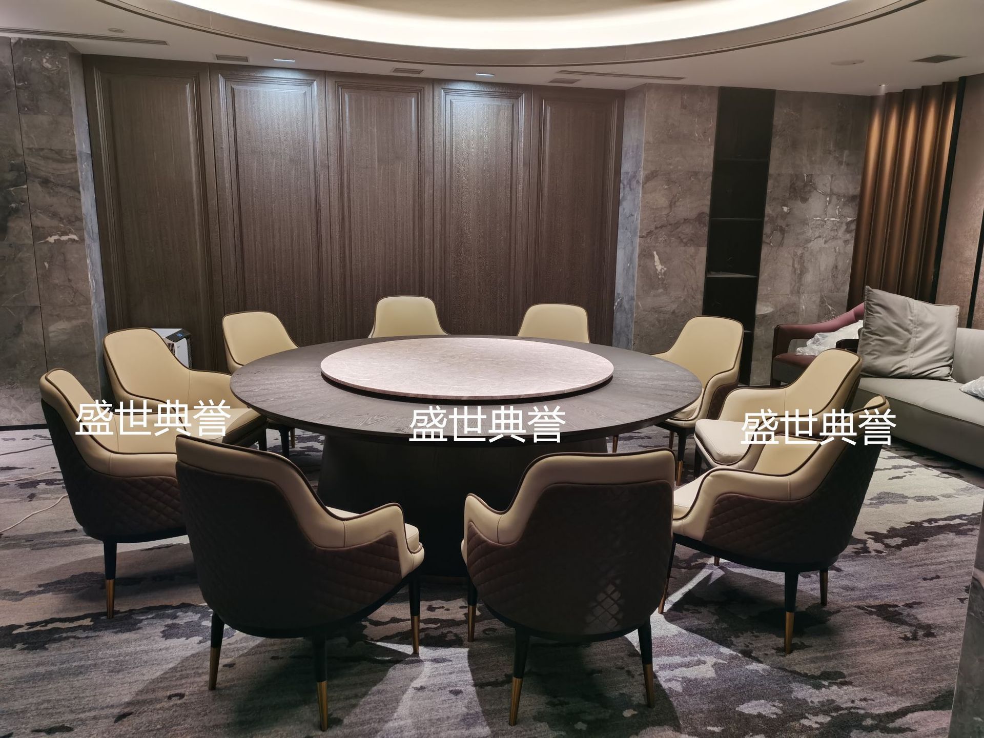 Solid wood dining tables and chairs for five-star hotels in Anshan, solid wood Bentley chairs for seafood hotels, modern light luxury dining chairs and armchairs pic 17