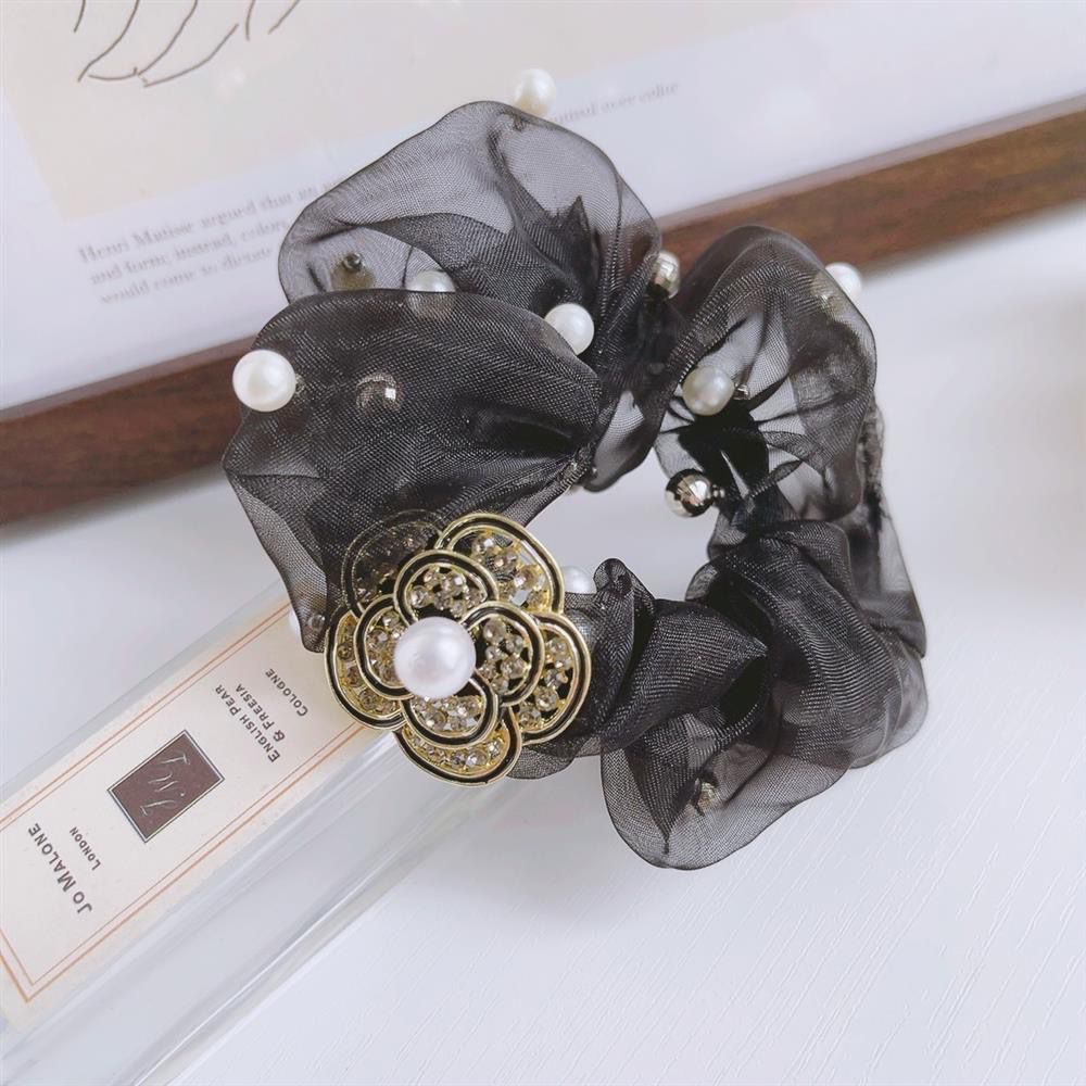 Diamond-encrusted camellia mesh large intestinal hair band Pearl ins Korean high-end style elegant hair tie for women 2023 new style pic 3