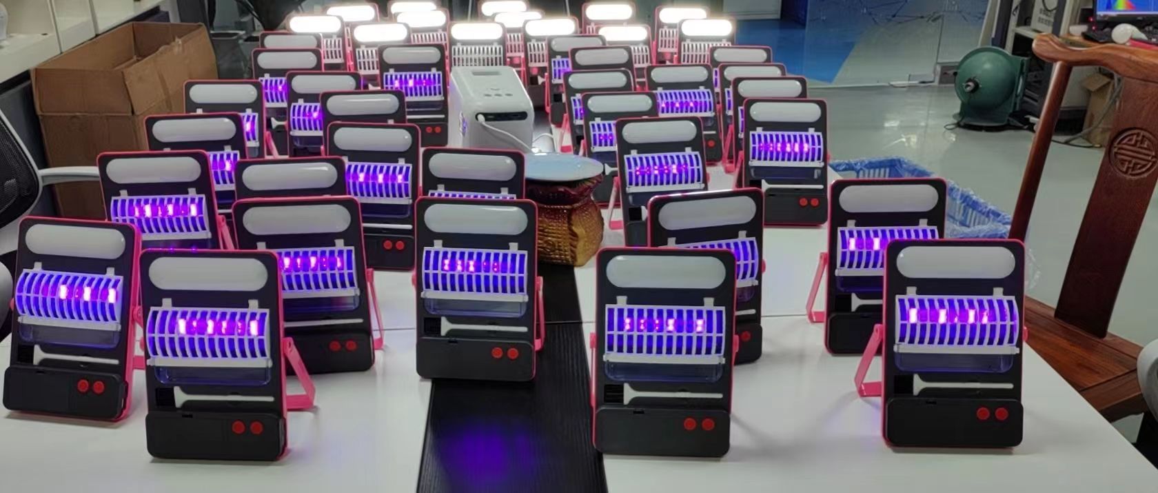 Solar-powered mobile emergency lighting lamps, outdoor camping eye-protecting lamps, mosquito-killing lamps, and popular products at street stalls pic 11