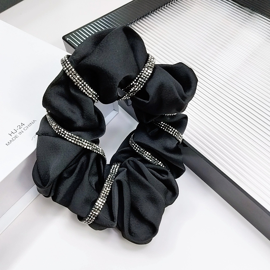 The national trend series of fashionable rhinestone hair bands, large intestine bands, headbands, high-end, simple and sophisticated black hair bands and hair accessories pic 3