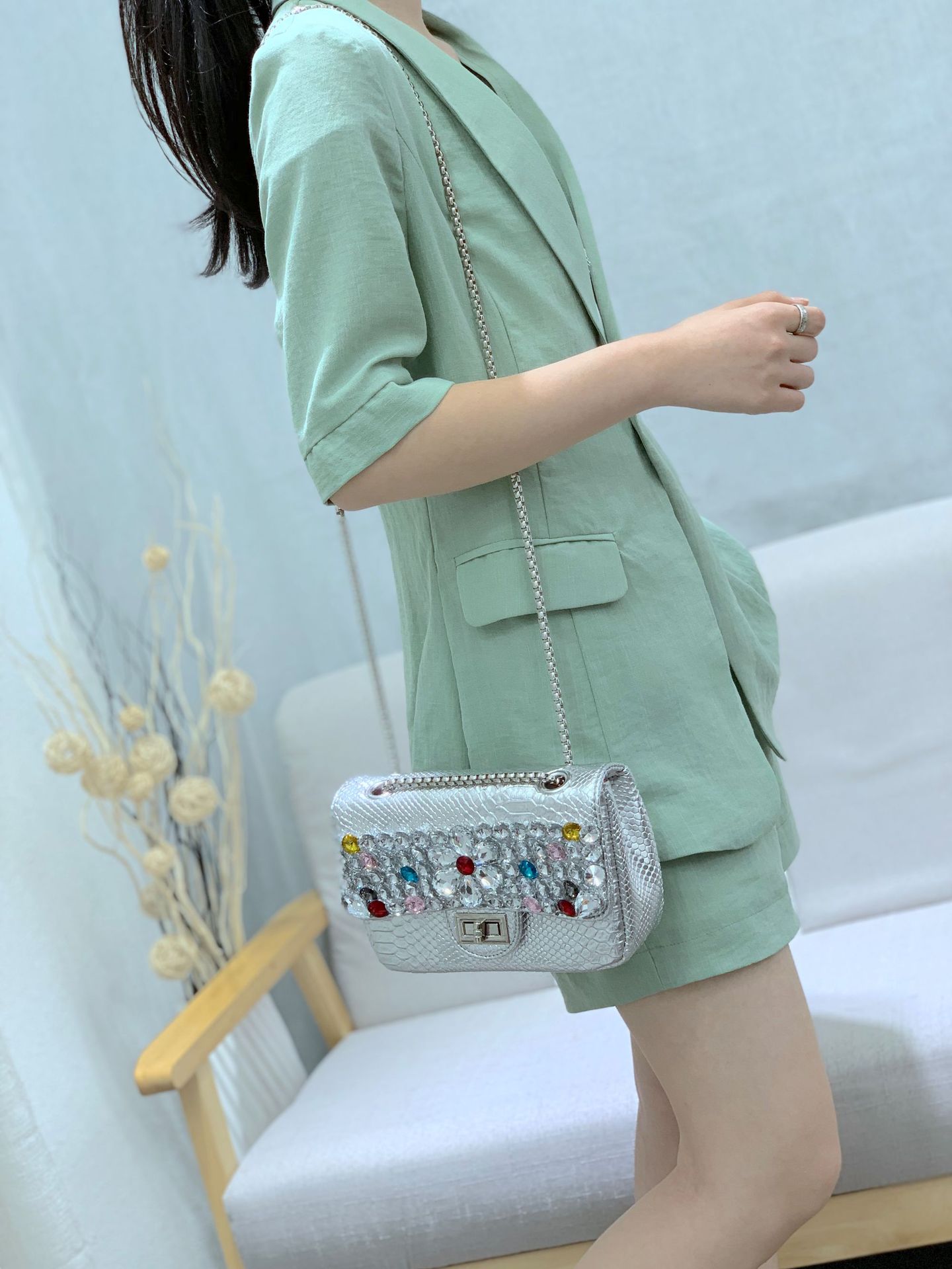 Chanel snake-patterned diamond bag, single-shoulder crossbody bag, crystal gemstone hot mom bag, flower sequined chain bag, water diamond bag pic 7