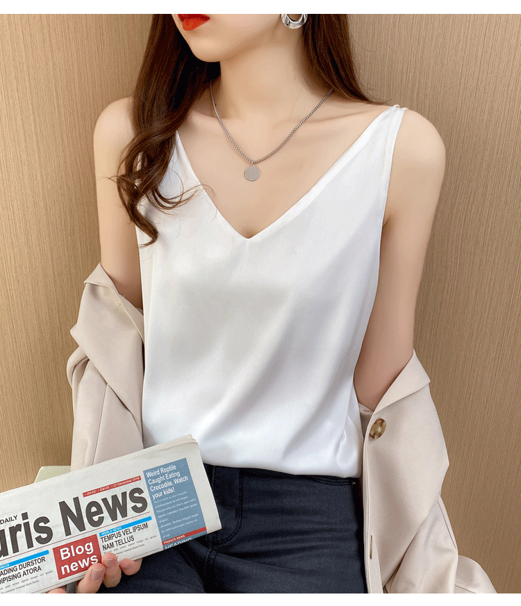 Jialqi, a popular female summer V-neck dress with a halter top, wears a suit over it and a silk satin slim-fitting base layer inside pic 43