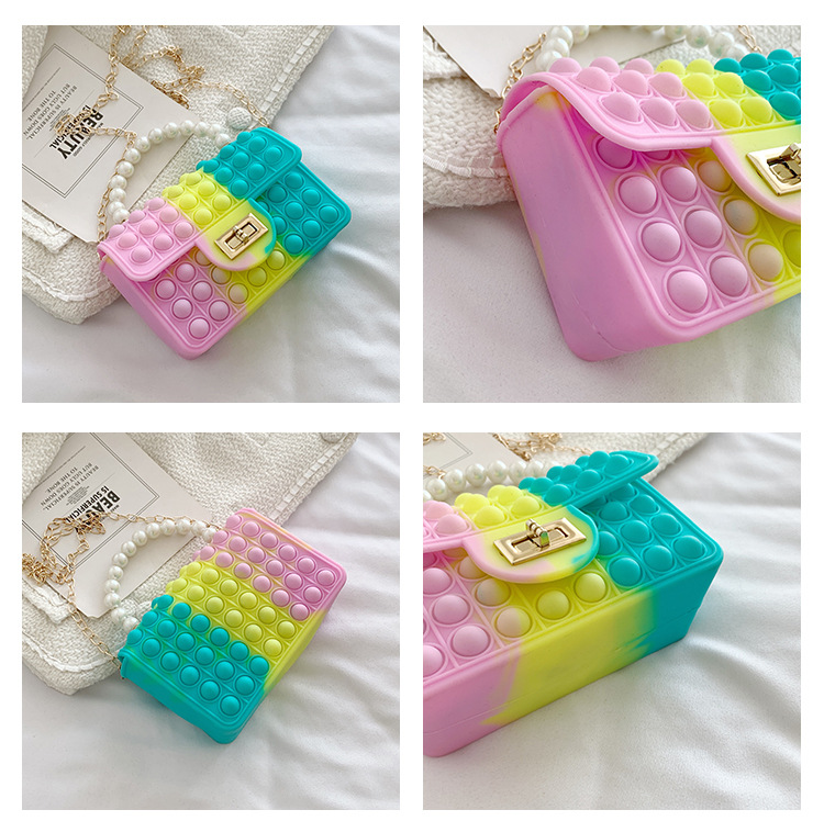 A new silicone bag for women in spring 2022, a trendy and avant-garde rat-killing pearl chain small square bag pic 10