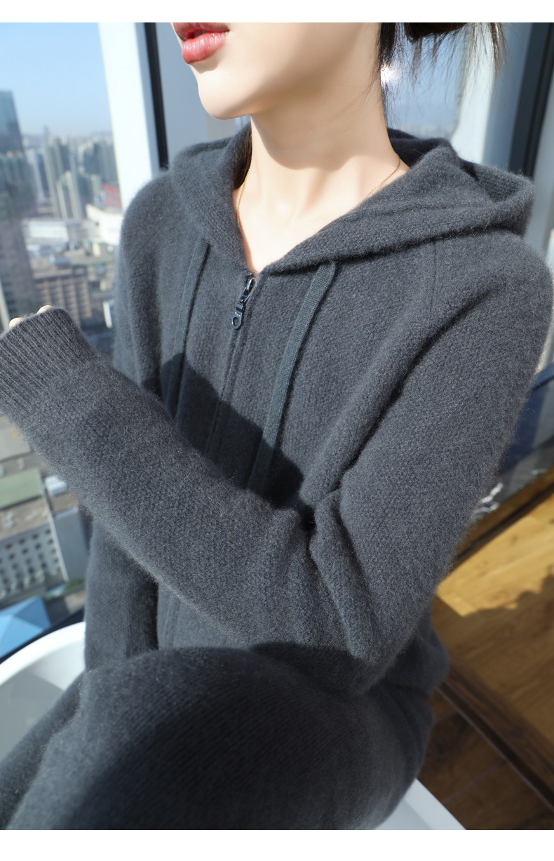 For the autumn and winter of 2024, a woolen hooded thick cardigan for women, a loose zipper knitted sweater, a youthful hoodie, can be paired with an outer jacket pic 42