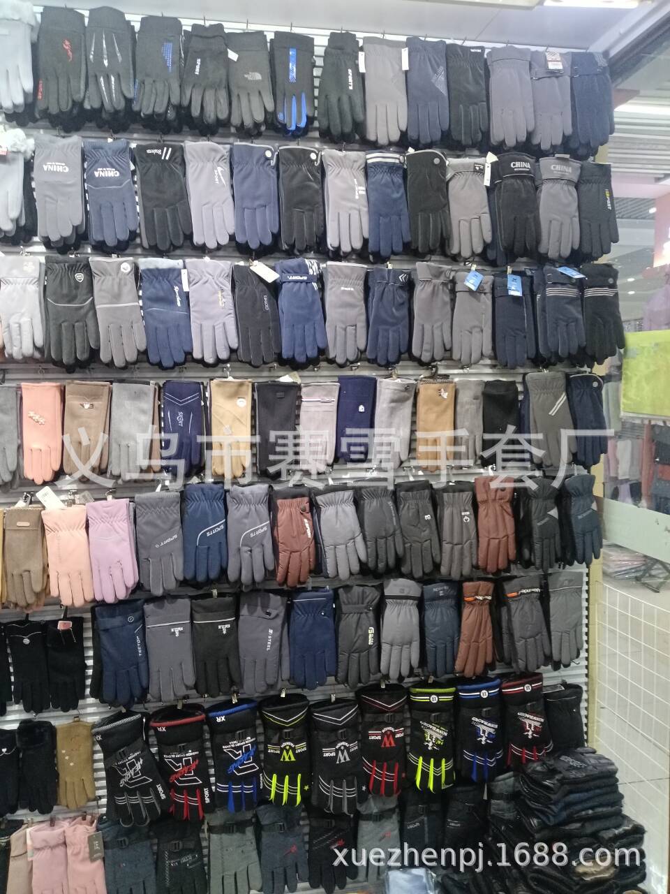 Cross-border PU gloves, adult sheepskin texture with fleece, winter windproof three-dimensional outdoor cycling warm leather gloves pic 4