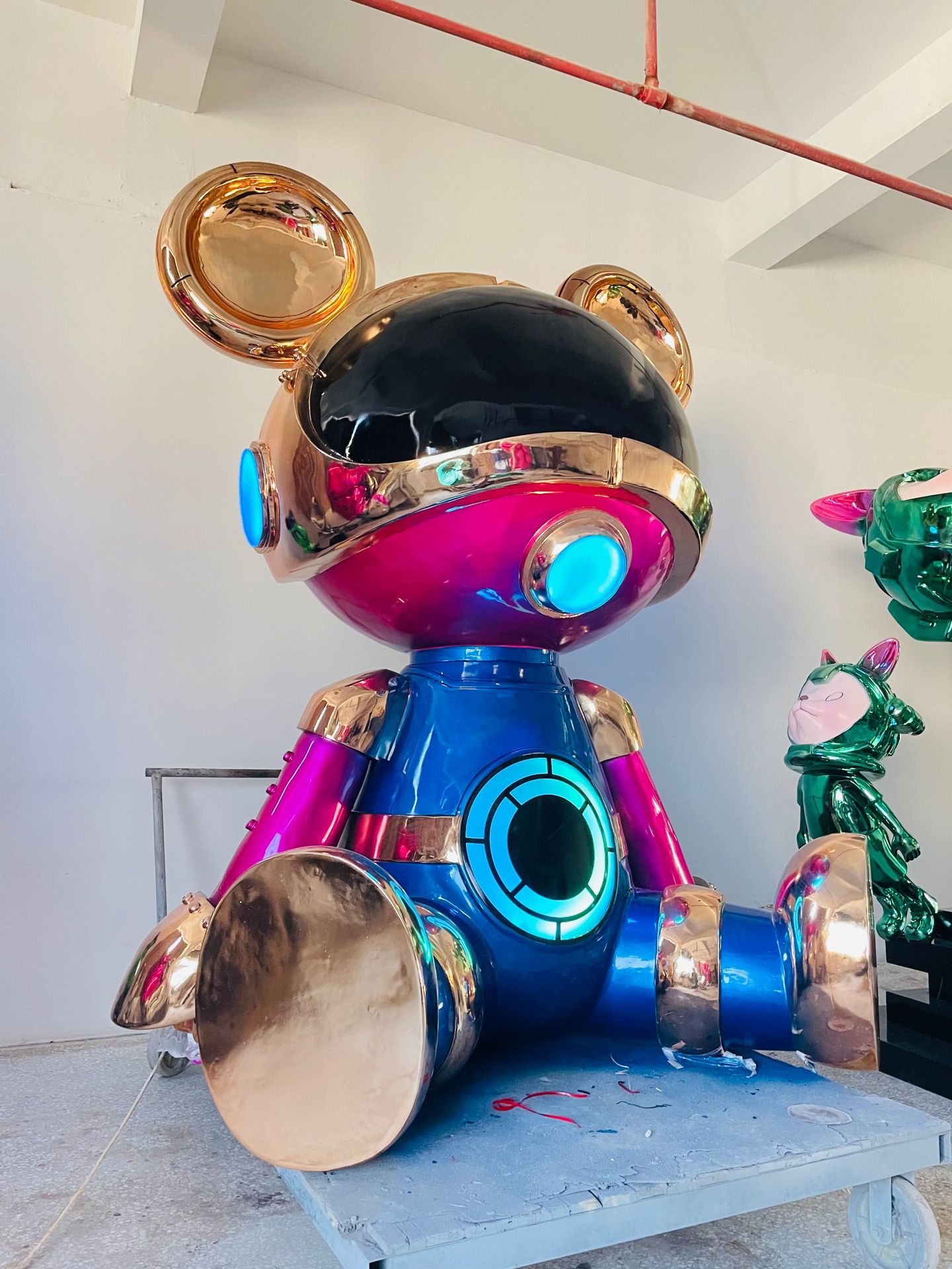 Cartoon robot bear large decorative items, modern light luxury living room floor-standing sculptures, shopping mall opening, relocation gifts, craft decorative items pic 3