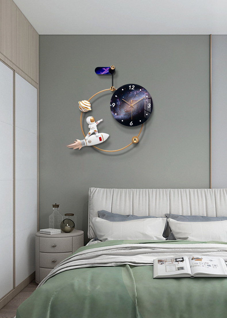 Fuciao decoración del hogar astronauta reloj de pared creativo sala de estar casa reloj de pared tv fondo decoración de pared reloj hombre espacial pic 10
