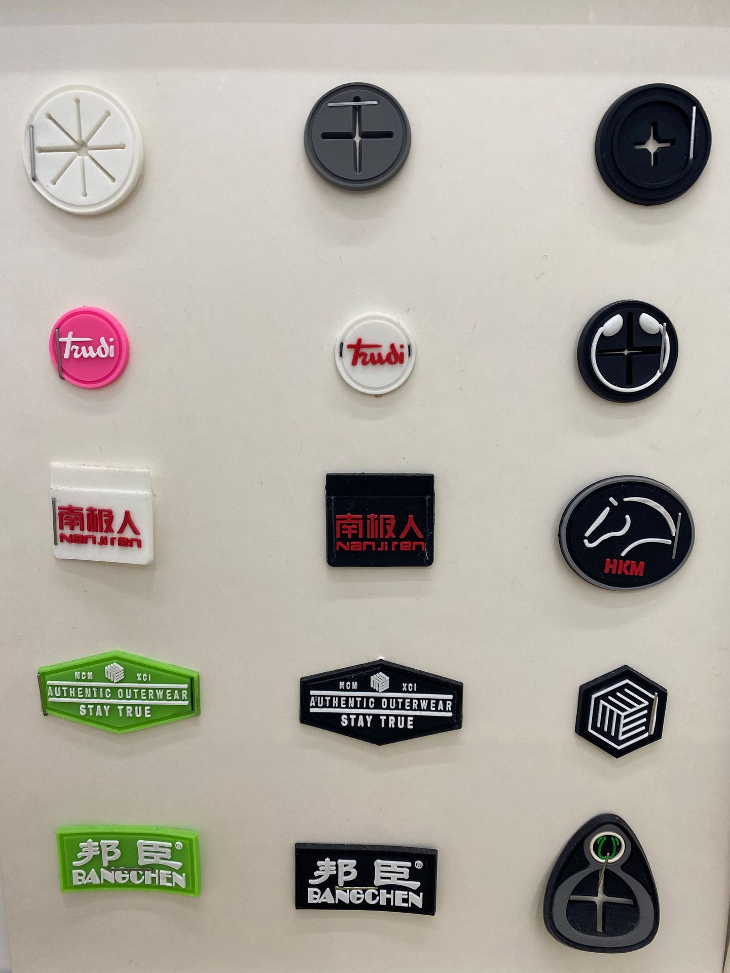 cd hole, leather label, soft rubber, epoxy resin, two-color round headphone jack, various pattern shapes, rubber stamps, silicone pull tags pic 8