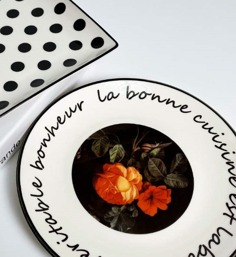 【2 pieces 】 Hepburn style European-style household ceramic plate set tableware 8-inch square plate + 8-inch round plate in ins style pic 4