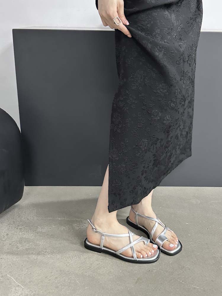 法拉娇贝2024夏季新款罗马风平底凉鞋套趾交叉带小众设计气质女鞋详情19