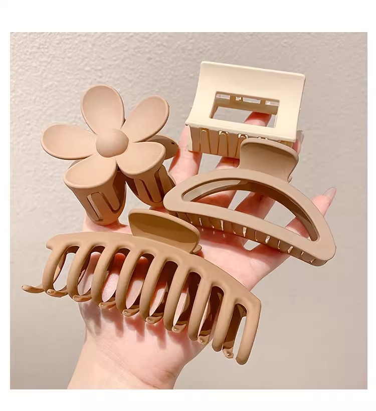 French elegant headwear for autumn and winter, including plush updo hair clips, large shark clips, hair clips and high-end hairpins wholesale pic 48