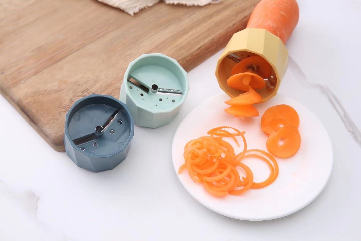 Two-in-one grater, cucumber and carrot grater, and vegetable cutter pic 6