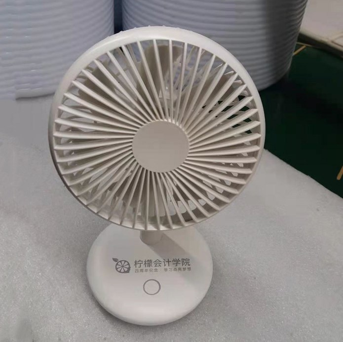 Desktop fan, USB charging, mini four-speed adjustable, small fan, silent, strong wind force, small electric fan for the office pic 39