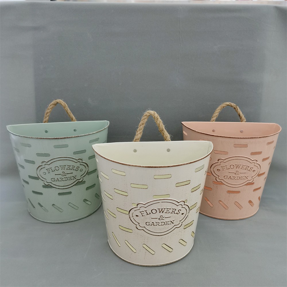 复古铁艺壁挂花盆客厅创意摆件干花桶厨房收纳桶阳台盆栽吊挂桶详情1