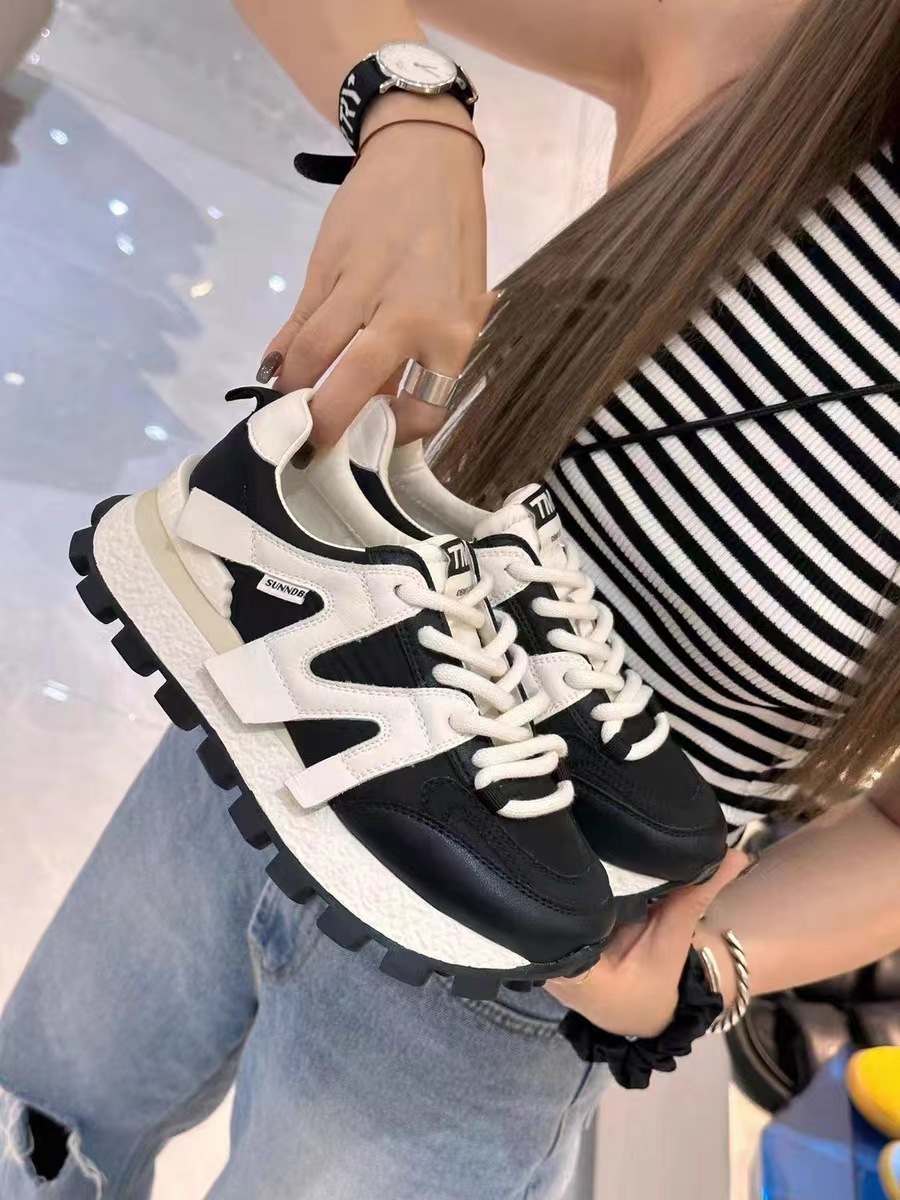 流行女鞋2023新款休闲运动鞋女式厚底百搭老爹鞋台州阿甘跑步女鞋详情10