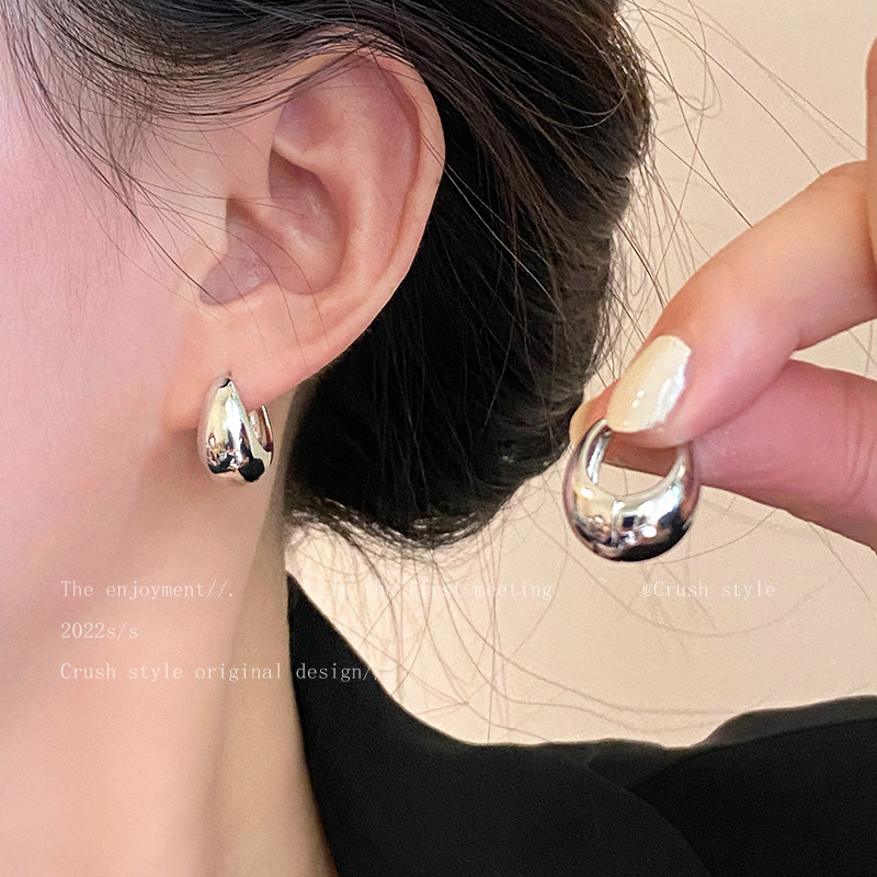 Wholesale of popular brushed frosted stud earrings for women with a light luxury and high-end InS-style, golden round stud earrings in the style of love beans pic 21