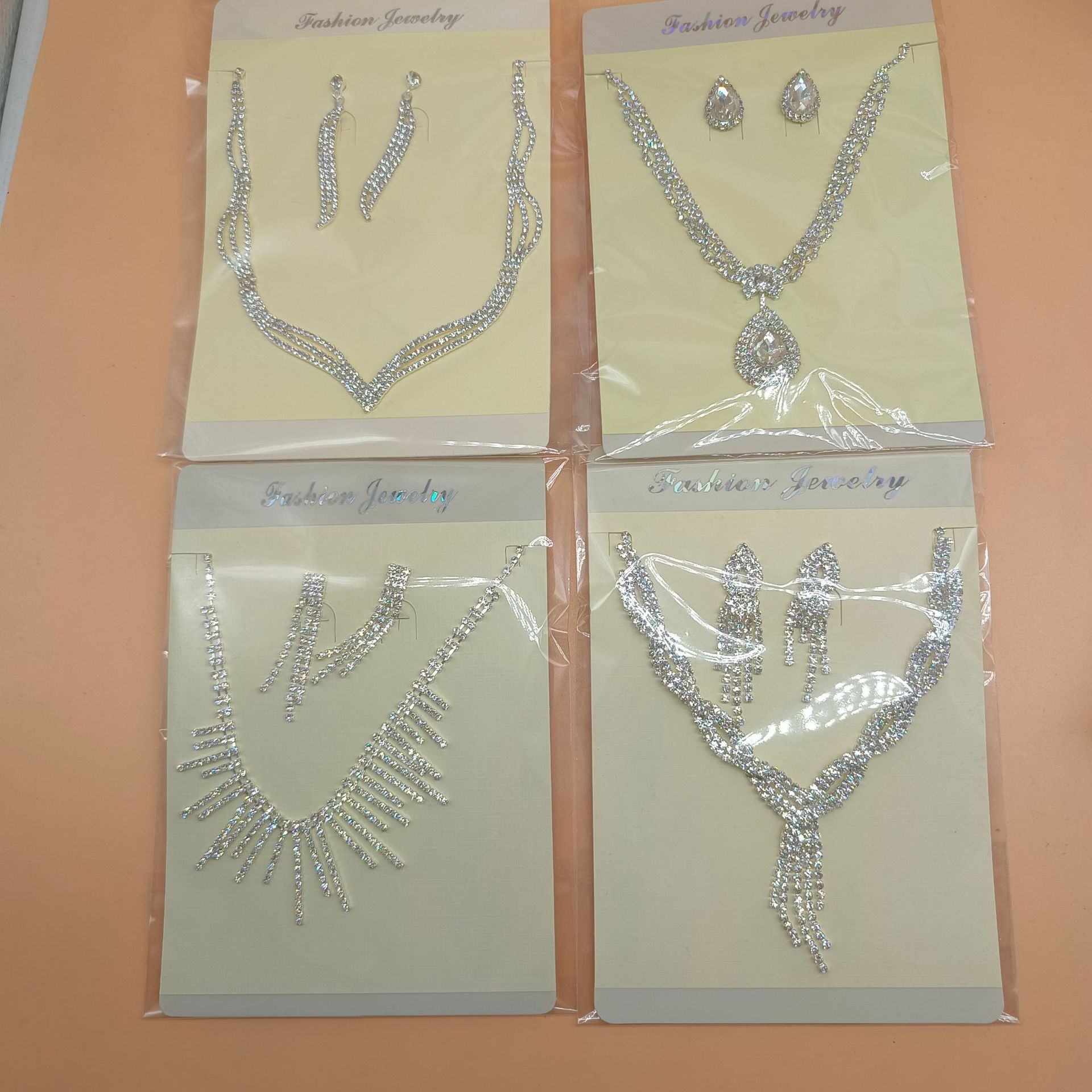 European and American light luxury high-end jewelry set necklace, niche lightning shaped collarbone chain, fashionable and versatile accessories wholesale pic 20
