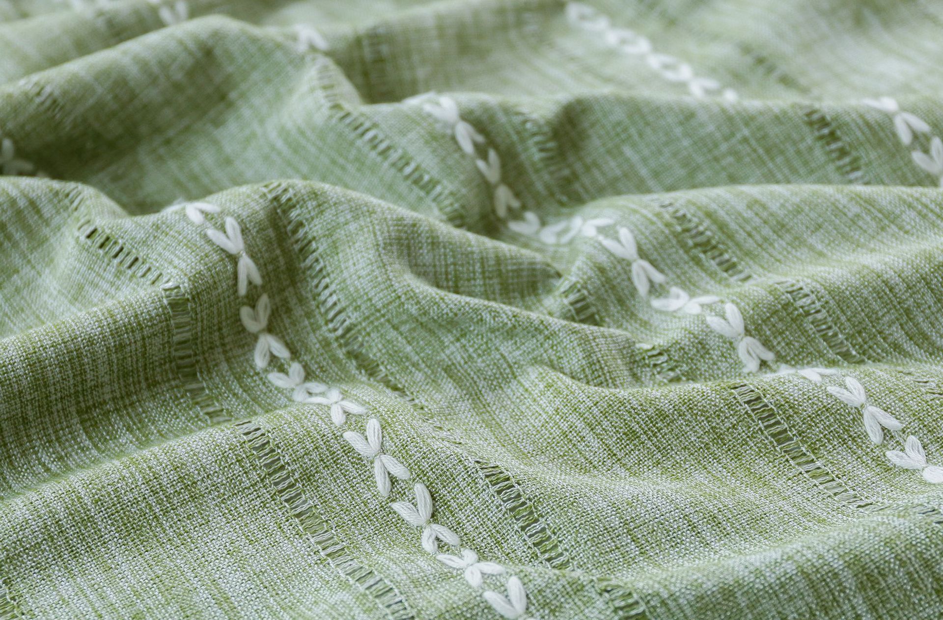 Cross-border retro country tablecloth, green hollowed-out decoration, cotton and linen tablecloth, embroidered decoration, party restaurant picnic mat pic 41