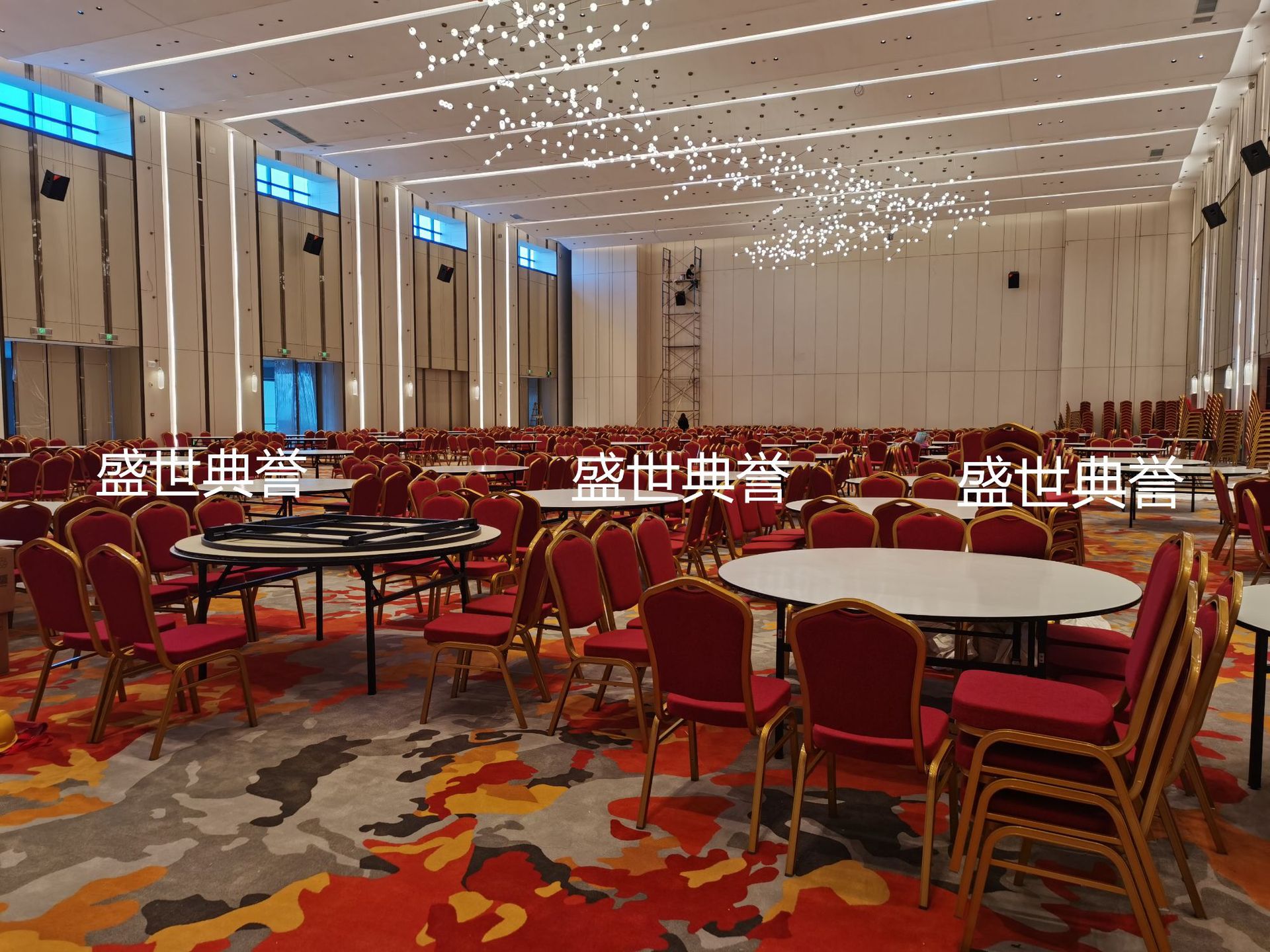 随州五星级酒店铝合金宴会椅子会议中心折叠椅饭店宴会厅餐桌椅详情8