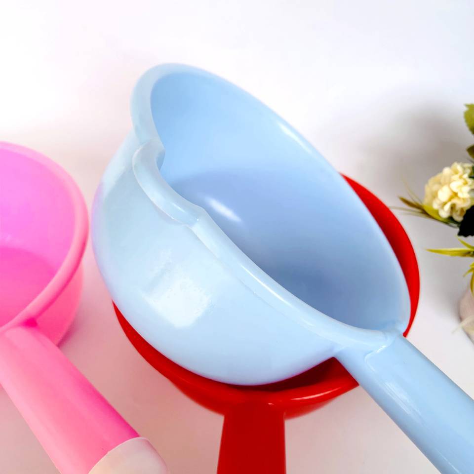 Large red water ladle thickened ladle with handle drifting water ladle long handle 水舀子 with mouth ladle water bowl two yuan wholesale pic 13
