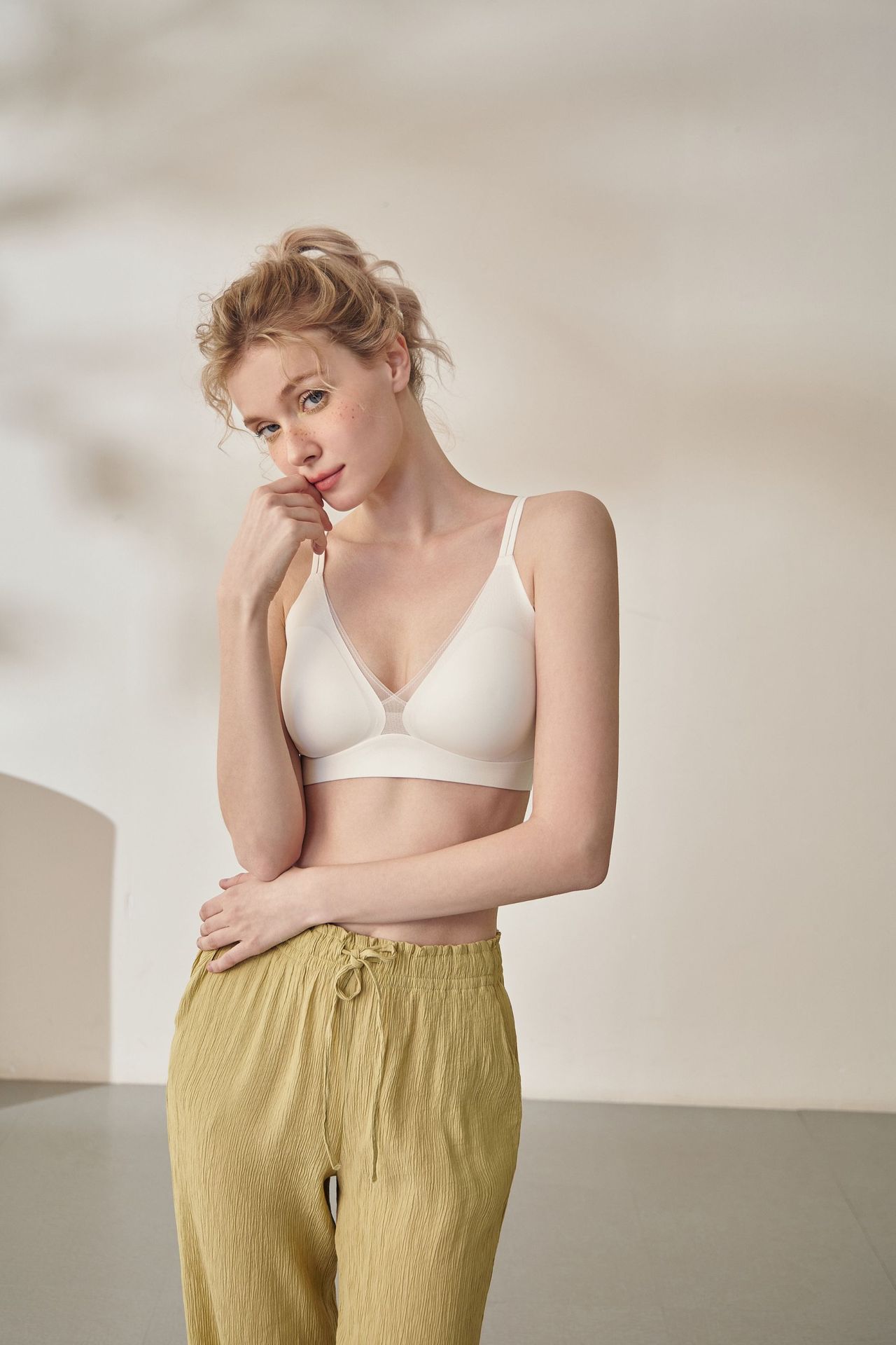 3352无钢圈轻奢感薄杯美背深V聚拢性感无痕提拉网纱简约内衣详情32