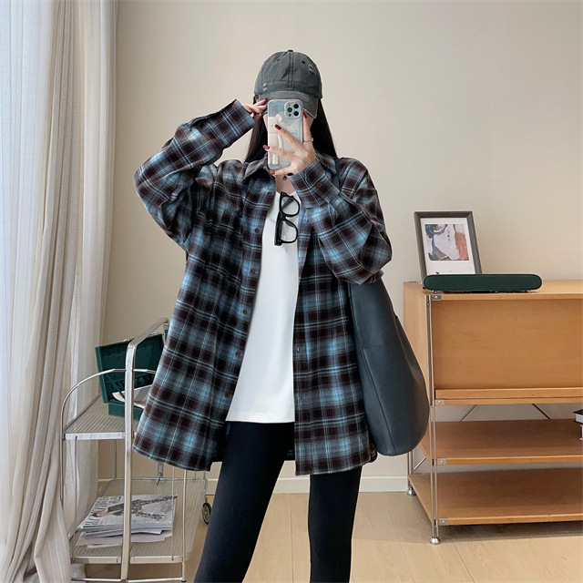A retro, fashionable, loose and slimming mid-length brushed checked shirt for women in spring, new F090225 pic 10