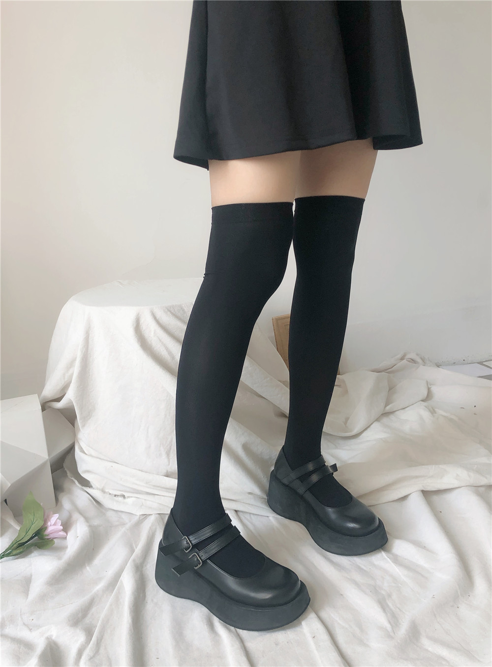 Classic and versatile jk black and white mid-calf knee-high socks that can be worn all year round, featuring non-permeable velvet calf socks pic 32