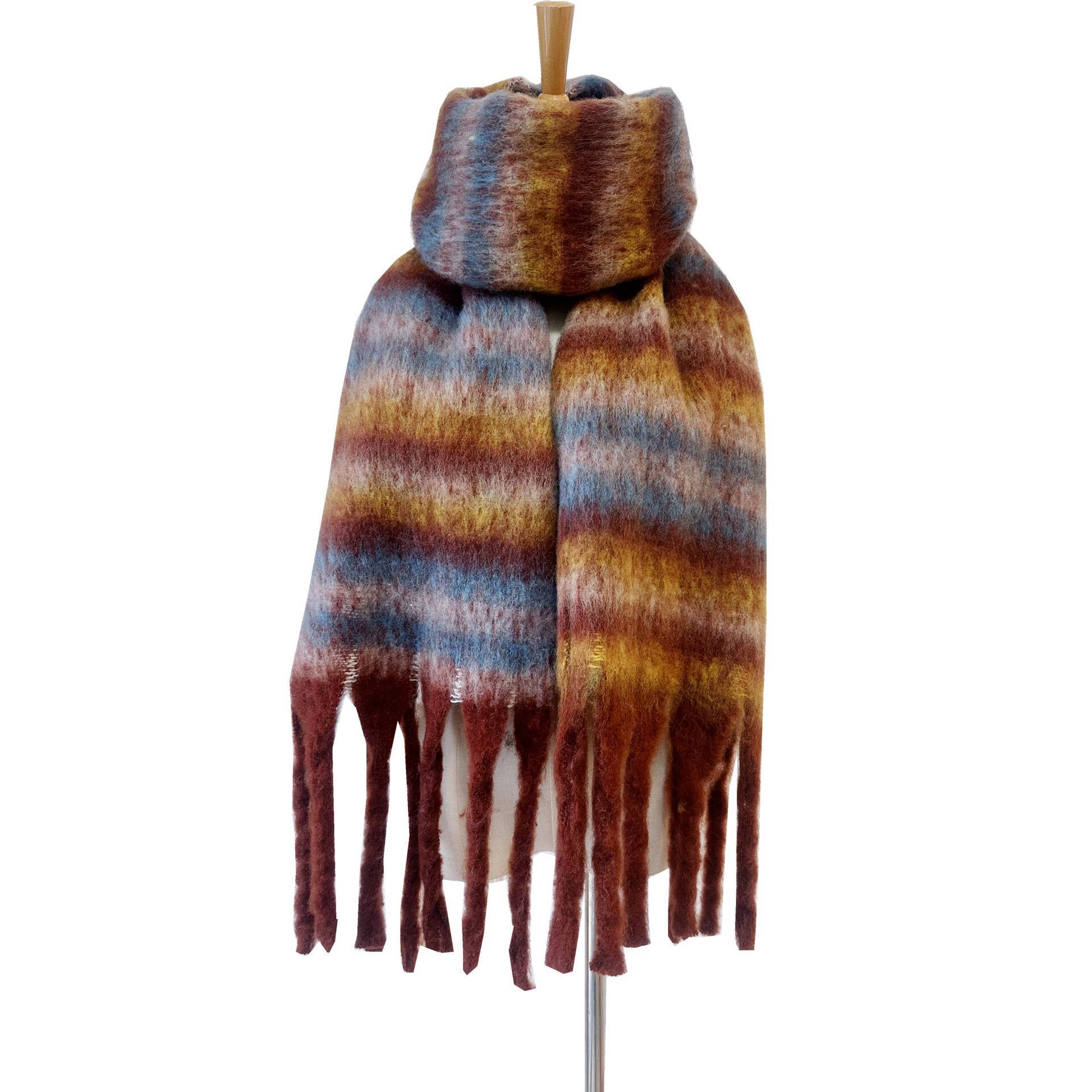 This winter Korean version of the export-oriented scarf is versatile. It features a thick and enlarged solid color shawl made of mohair, exuding a high-end and warm vibe pic 3