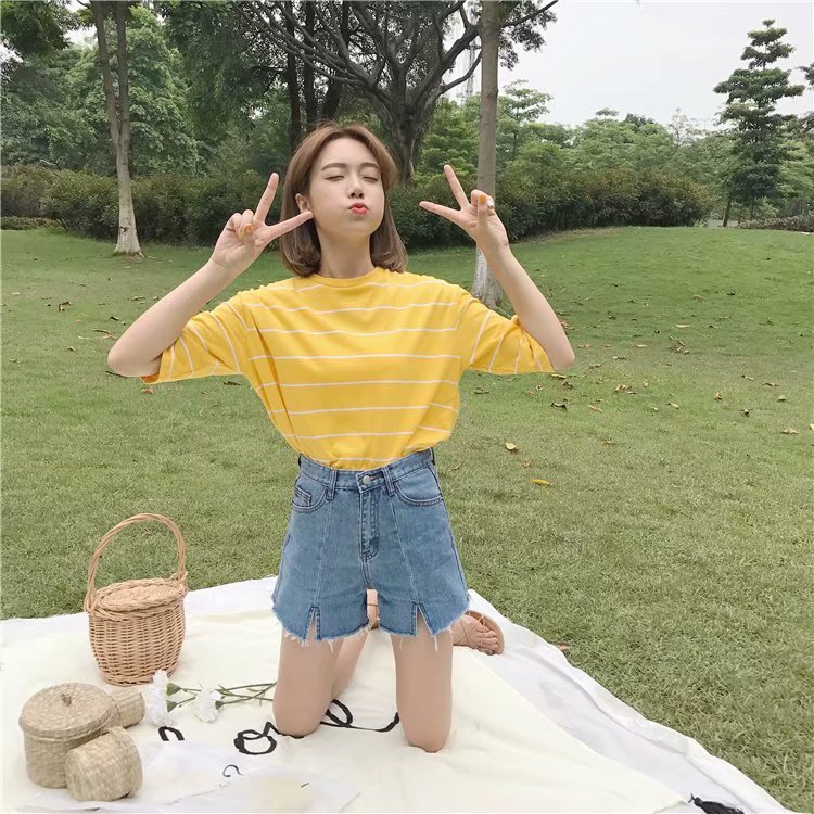 New Korean-style loose student high-waisted chic pants, hot pants with frayed edges and slit denim shorts for women pic 3