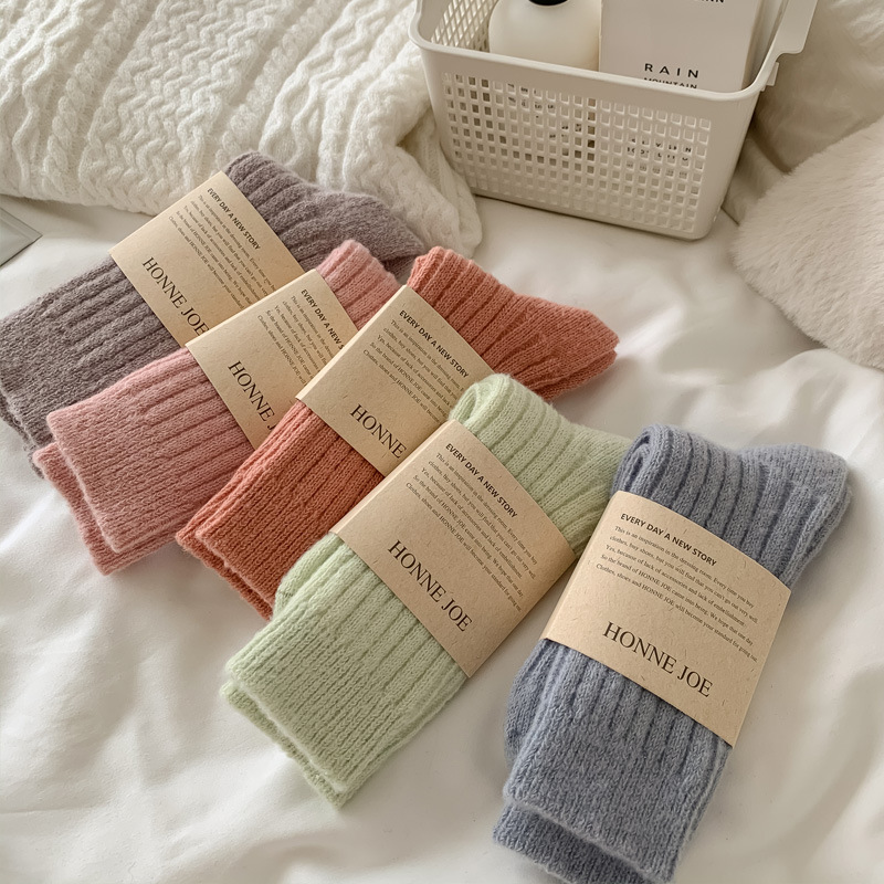 Calcetines de lana de mujer otoño invierno medio tubo más peludo y engrosado caliente sistema de día color sólido tira gruesa invierno cachemir pila de calcetines pic 11