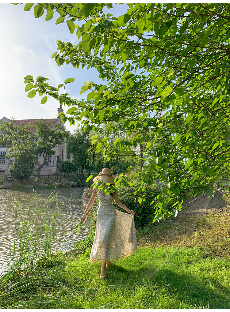 XIAOLI夜幕蕾丝A字V领吊带碎花连衣裙新款法式小众长裙子女夏详情14