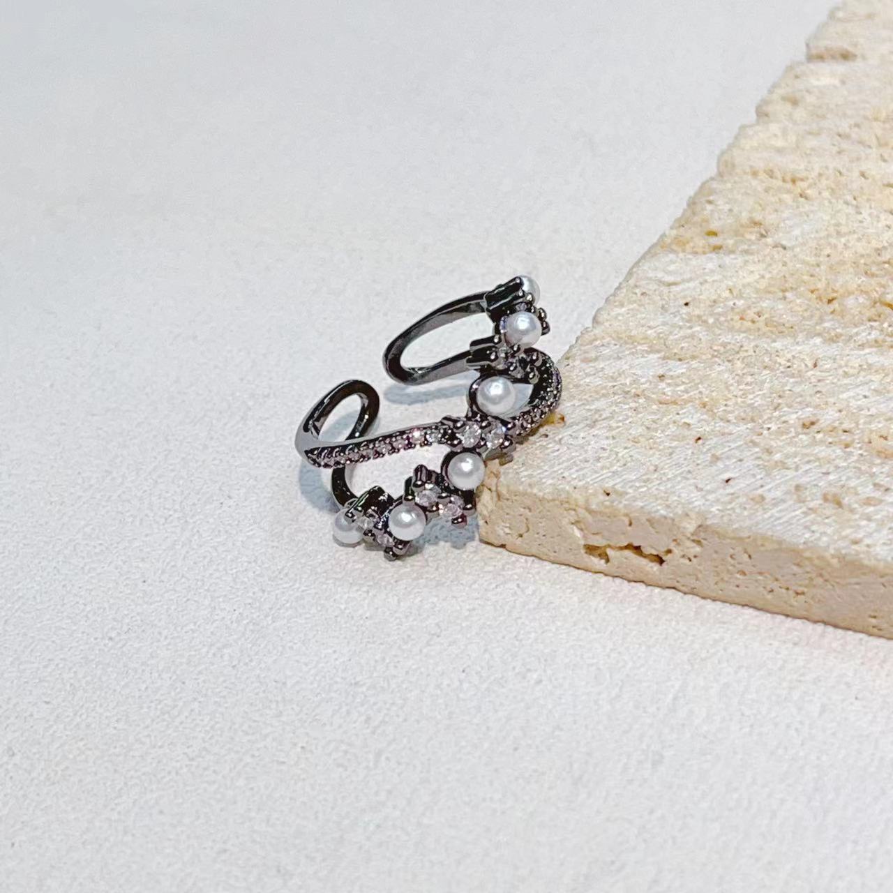 New style ring for women: Fashionable, individual, retro, multi-layer INS style, creative, individual, light luxury pearl open ring for women pic 4