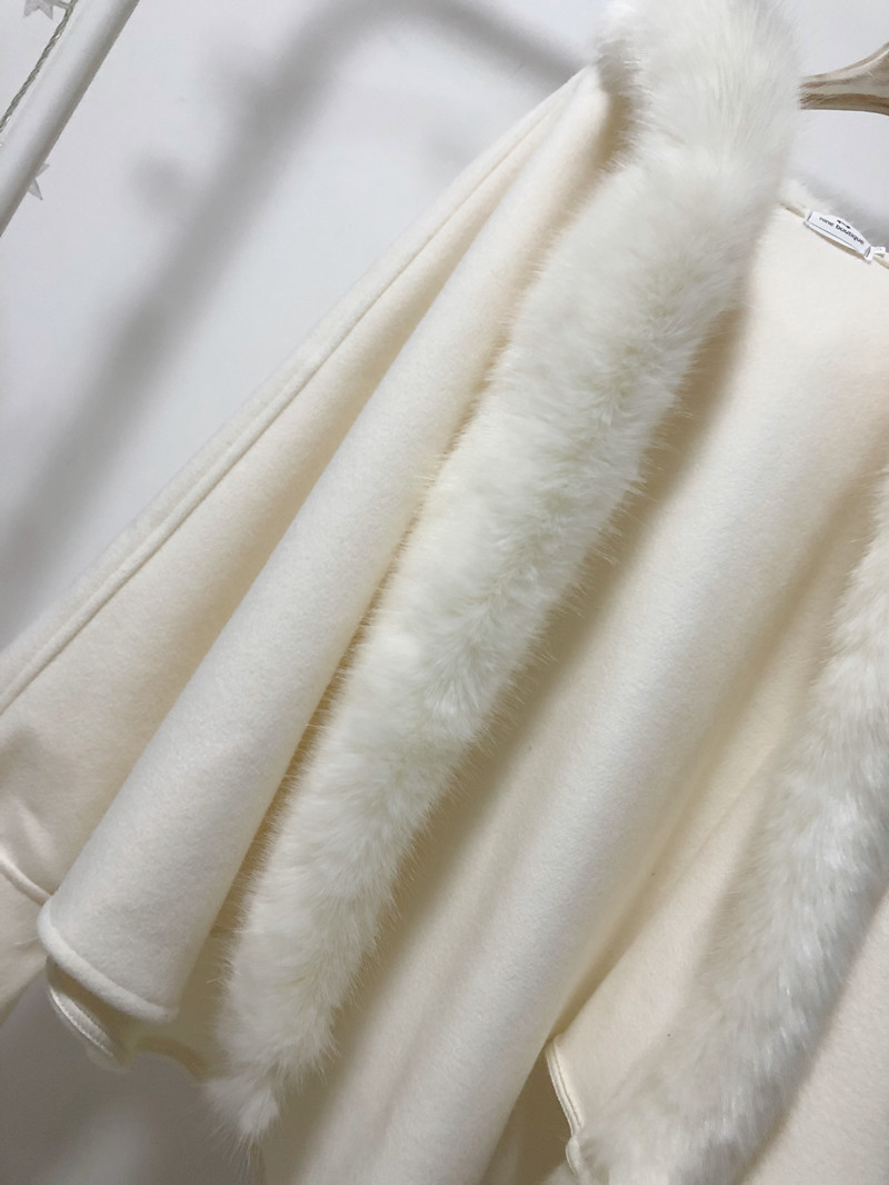  魔法斗篷气场开挂狐狸毛领双面呢斗篷详情9