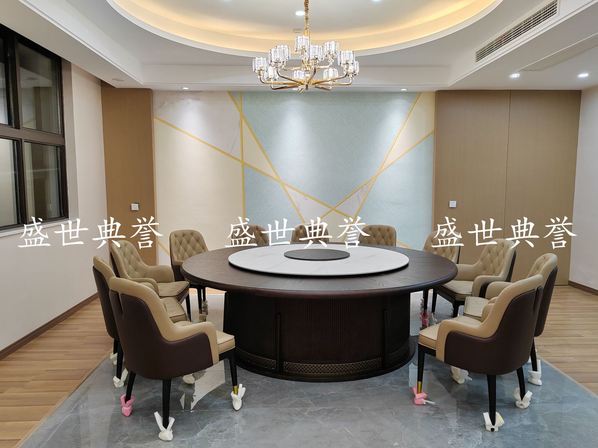 Xinyang high-end club electric dining tables and chairs, hotel new Chinese-style solid wood dining tables, restaurant private rooms automatic turntable dining tables pic 13