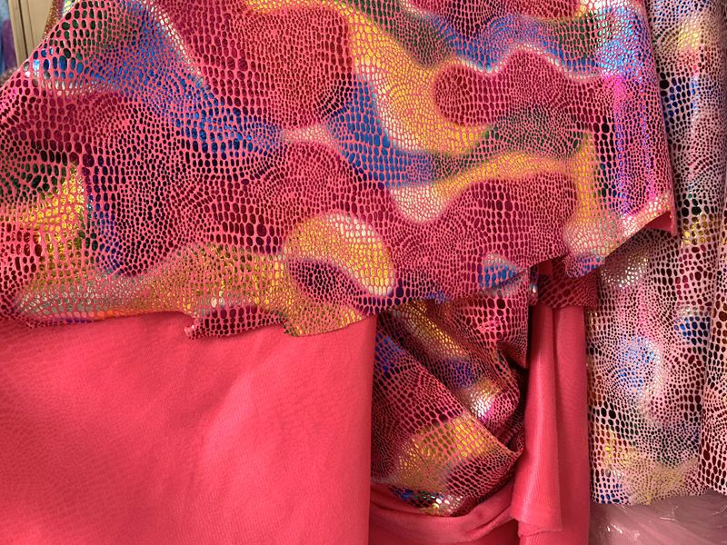 Wholesale of national trend polyester super soft simulated flying dragon doll fabric, toy accessories, dinosaur pattern short plush fabric, and seven-color velvet fabric pic 5