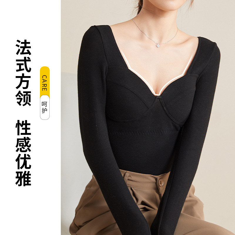 A halter top is a versatile and fashionable choice for women. It can be worn as an inner layer with a chest pad and a bra, revealing the navel pic 2