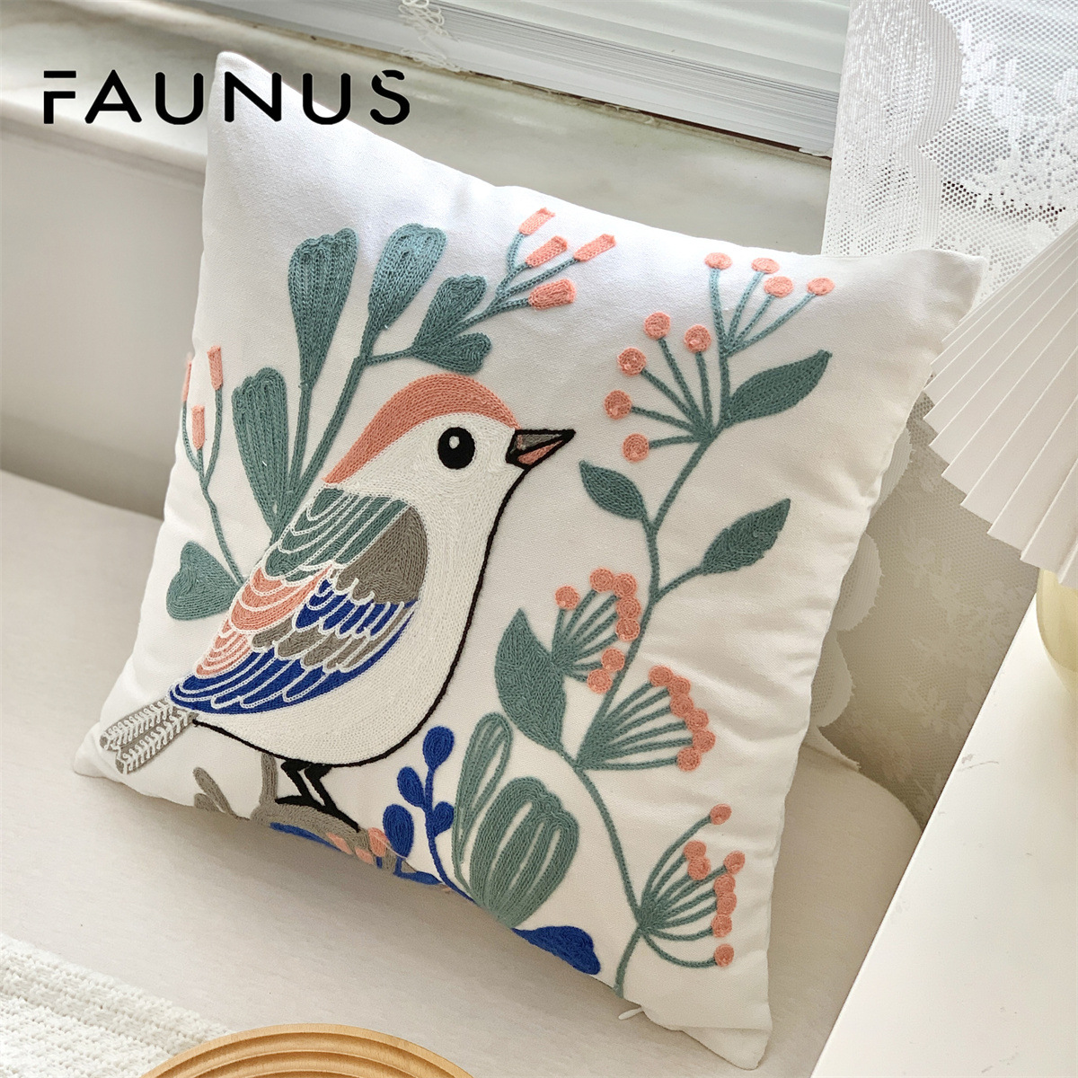 新款法式郁金香玫瑰刺绣跨境沙发抱枕酒店装饰棉麻靠枕抱枕套详情17