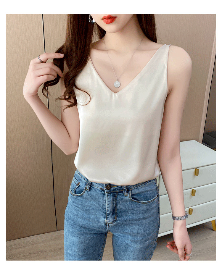 Jialqi, a popular female summer V-neck dress with a halter top, wears a suit over it and a silk satin slim-fitting base layer inside pic 12