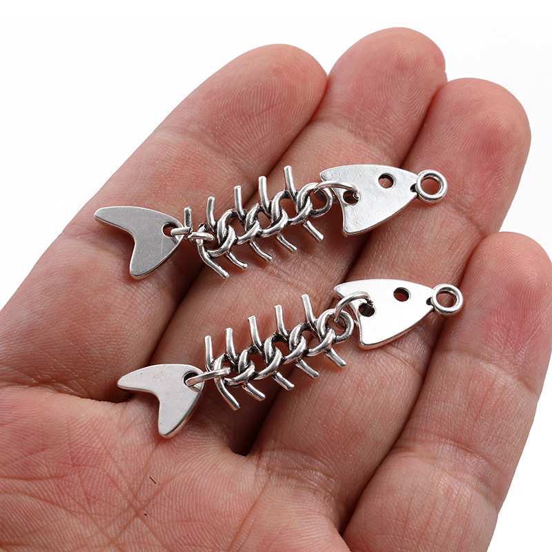Factory wholesale DIY alloy accessories, fishbone pendant beads, retro fish-shaped versatile bracelet jewelry accessories pic 3